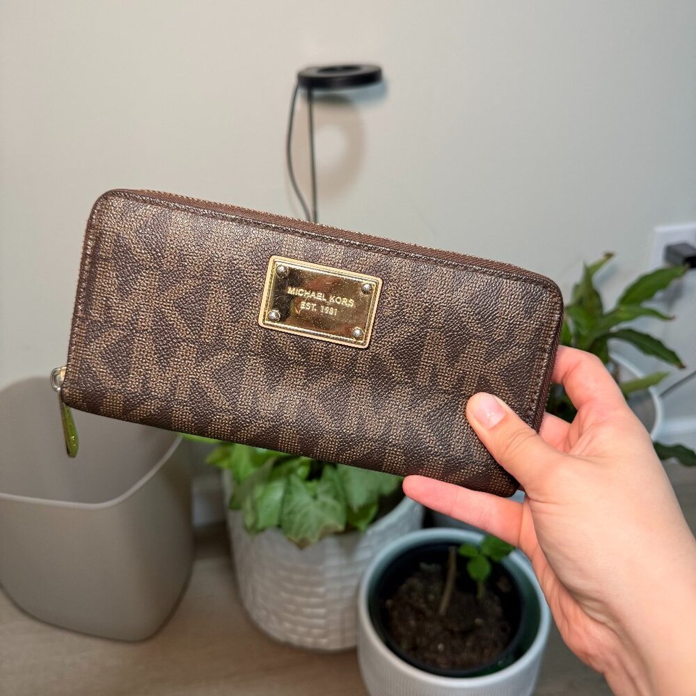 Michael Kors Jet Set Travel Continental Wallet